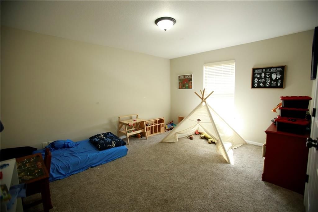 709 Hollis Avenue — photo 26