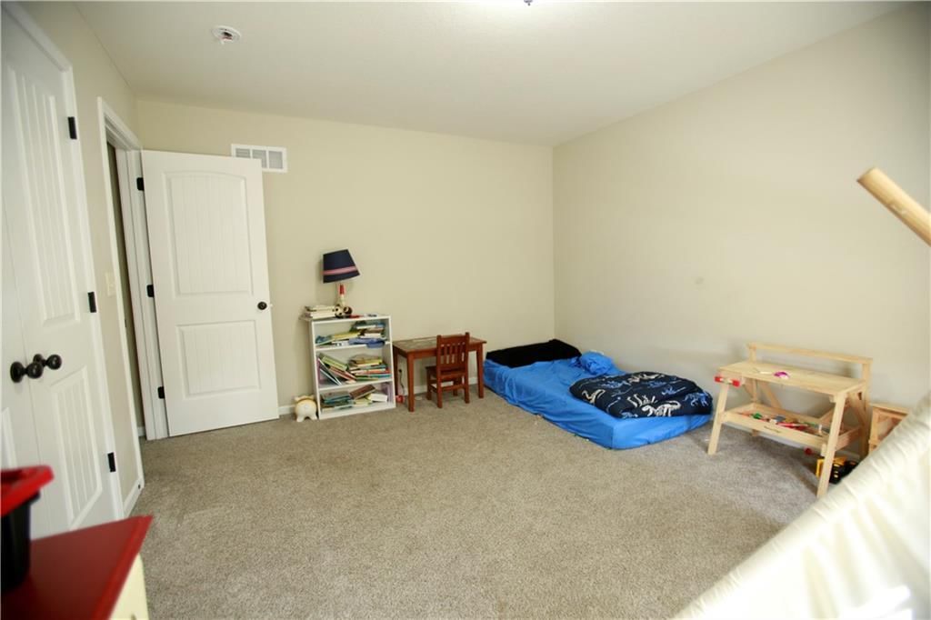 709 Hollis Avenue — photo 27