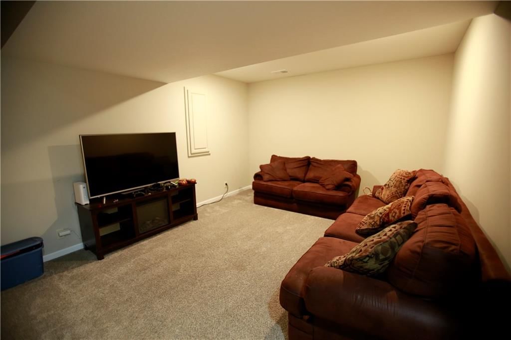 709 Hollis Avenue — photo 35