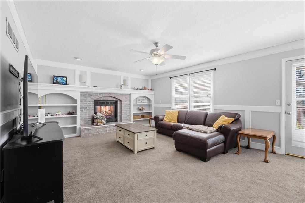 307 N Mesquite Street — photo 4