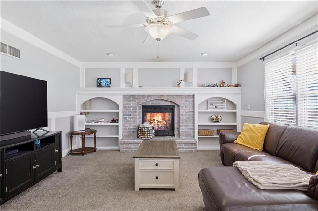 307 N Mesquite Street — photo 6