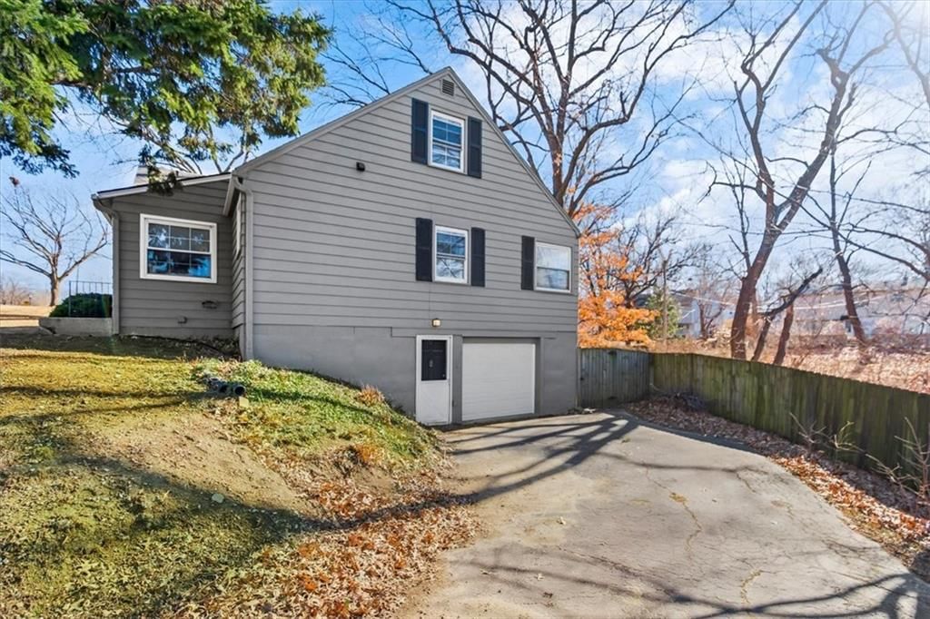 403 NE 61st Terrace — photo 32