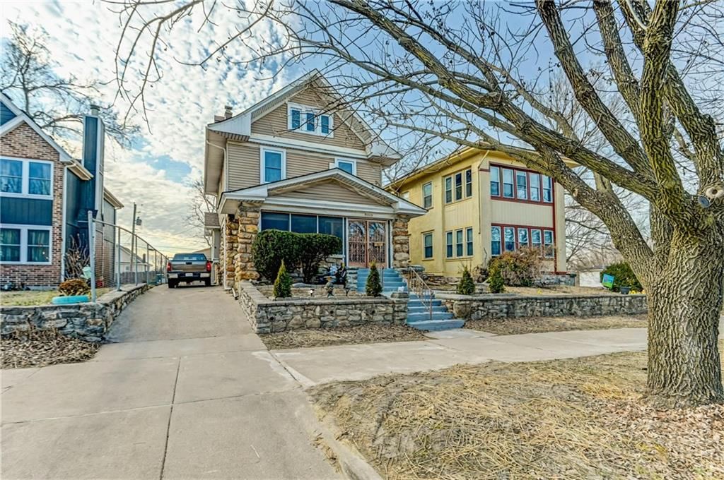 2110 Benton Boulevard — photo 2