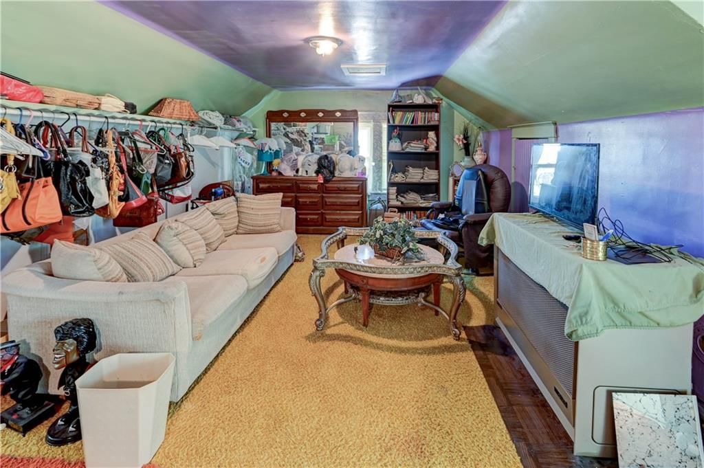 2110 Benton Boulevard — photo 12