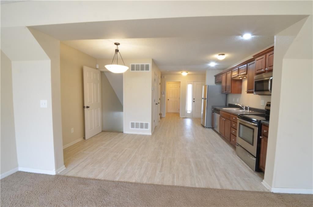 9584 N Main Street — photo 10