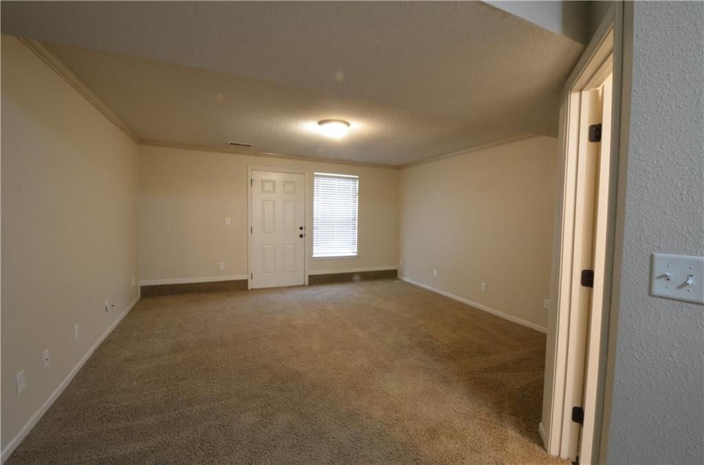 9584 N Main Street — photo 24