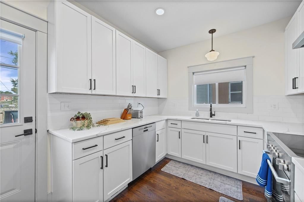 20 E 32nd Street — photo 9