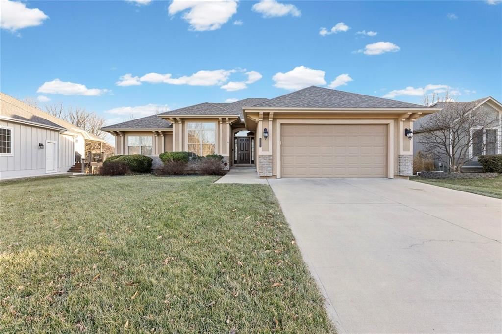 24021 Eagle Court, Paola, KS