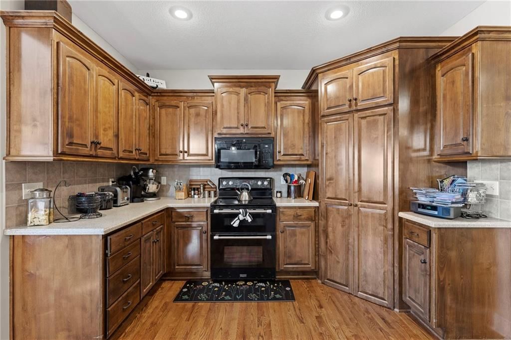 24021 Eagle Court — photo 20