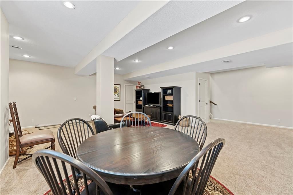 24021 Eagle Court — photo 32