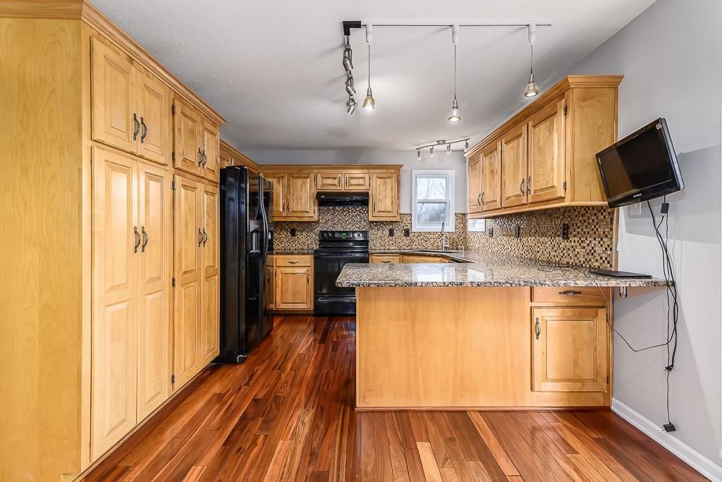 11911 N Charlotte Street — photo 10