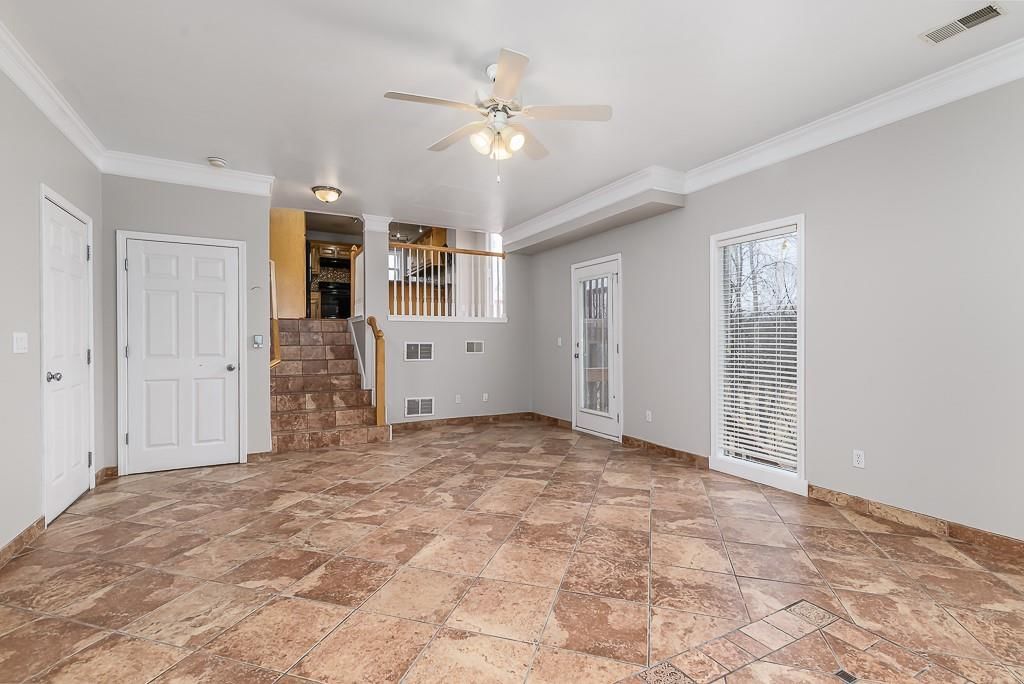 11911 N Charlotte Street — photo 15