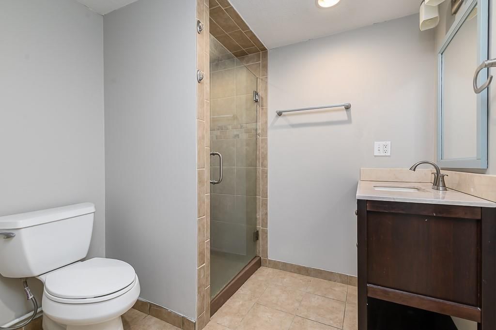11911 N Charlotte Street — photo 18