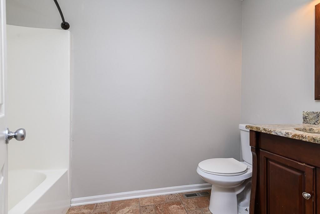 11911 N Charlotte Street — photo 23