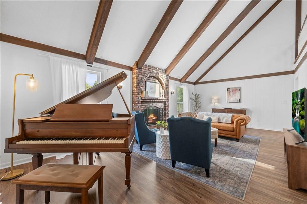 413 NE Greenway Drive — photo 5