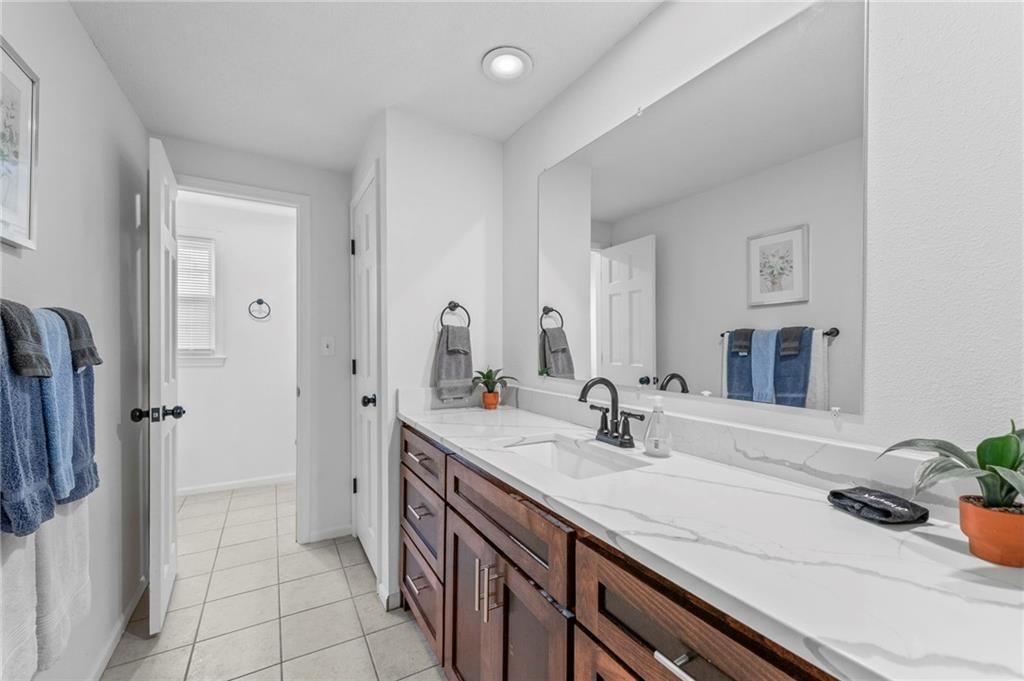413 NE Greenway Drive — photo 24