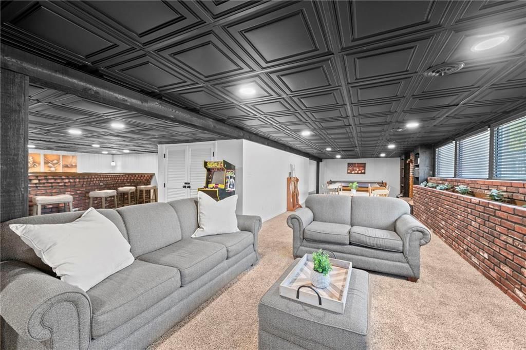 413 NE Greenway Drive — photo 29