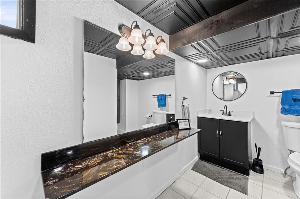 413 NE Greenway Drive — photo 32