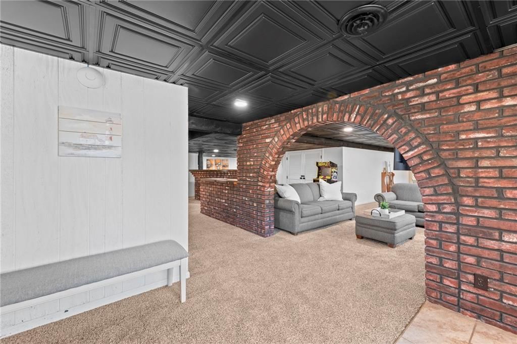 413 NE Greenway Drive — photo 33