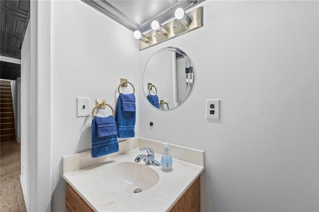 413 NE Greenway Drive — photo 37