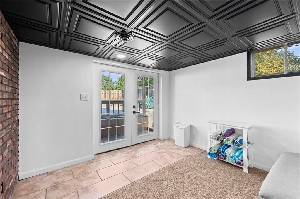 413 NE Greenway Drive — photo 39