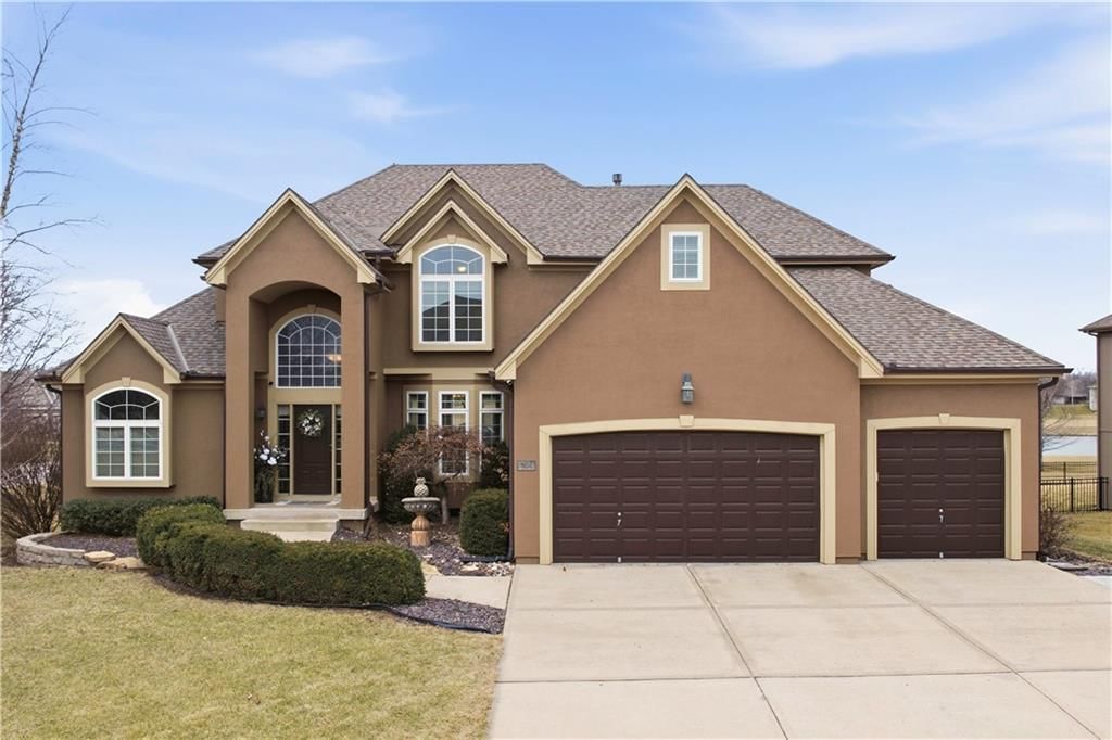 701 SW Admiral Byrd Drive, Lee's Summit, MO