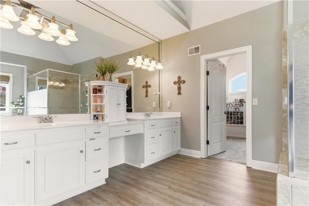 701 SW Admiral Byrd Drive — photo 32