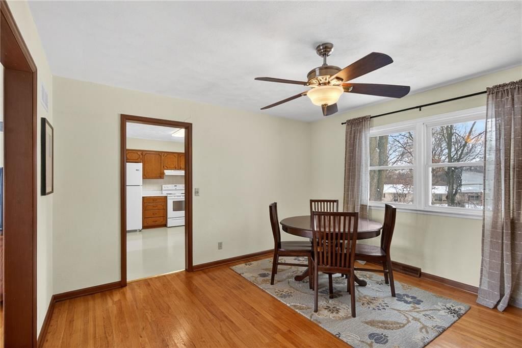 542 Maple Avenue — photo 10
