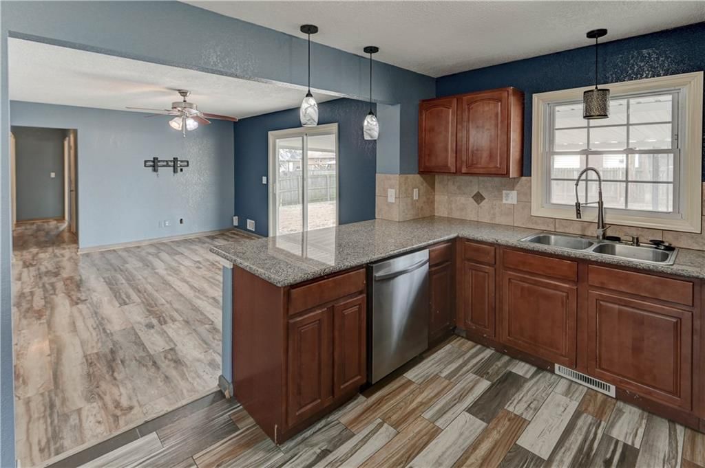 4116 S Delaware Avenue — photo 10