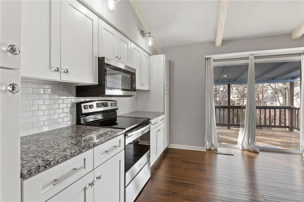 9914 Westgate Lane — photo 16