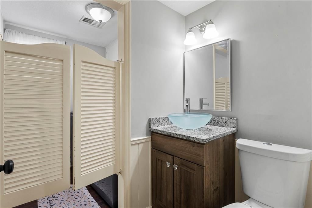 9914 Westgate Lane — photo 34
