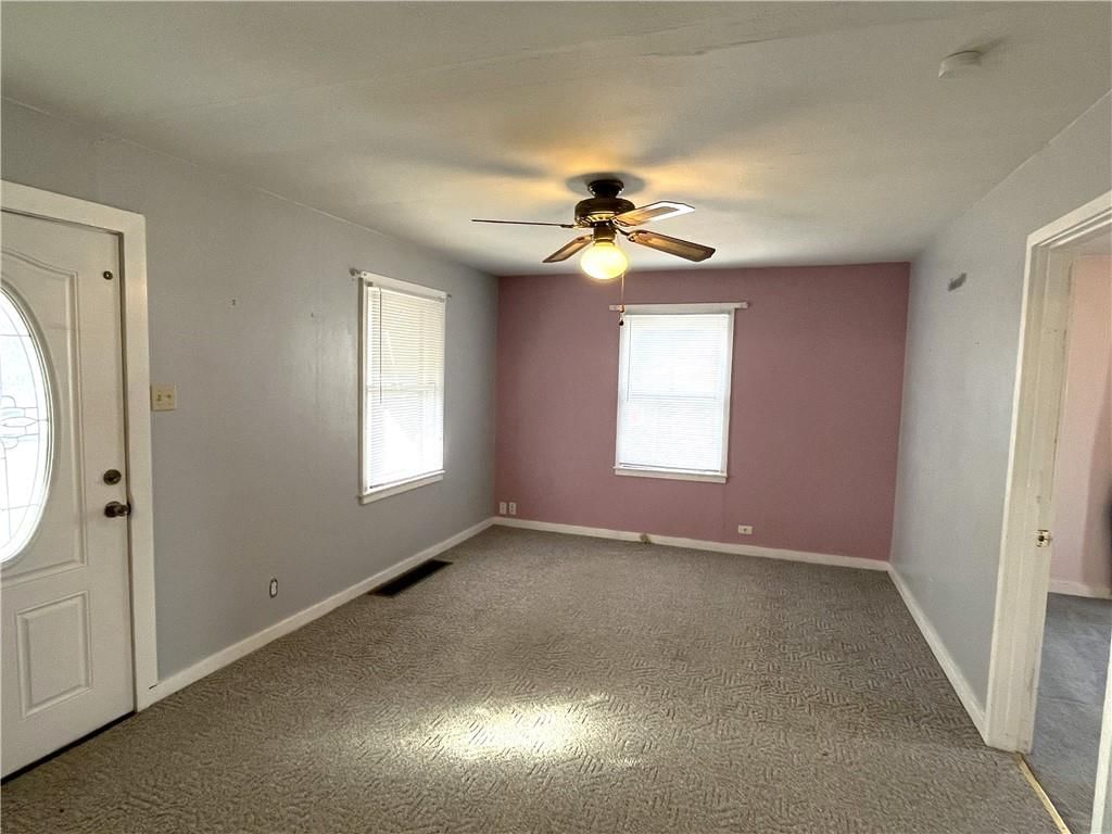 1823 E 9TH Street — photo 6