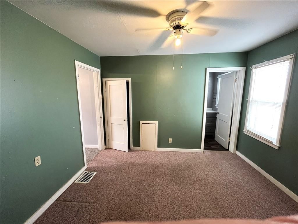 1823 E 9TH Street — photo 10