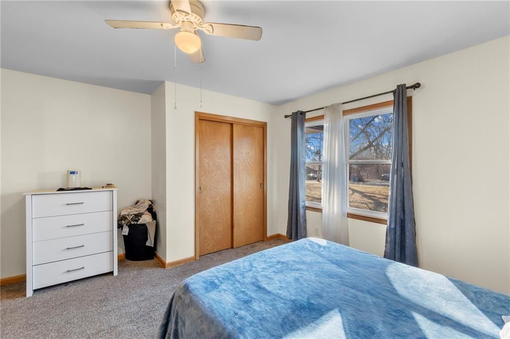 1015 E 10th Street — photo 13