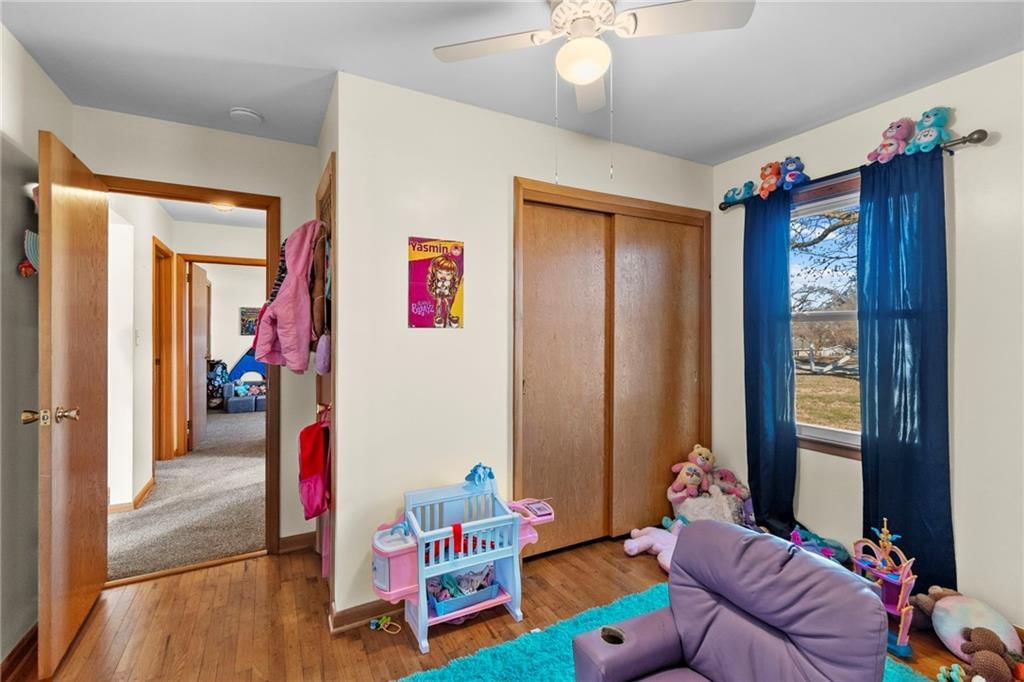 1015 E 10th Street — photo 17