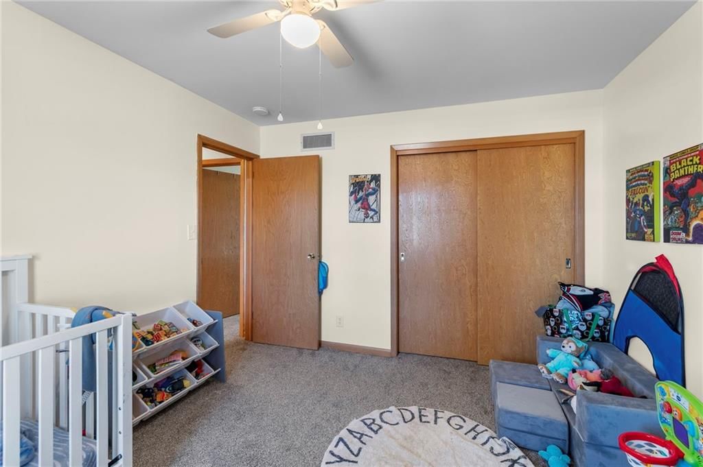 1015 E 10th Street — photo 19