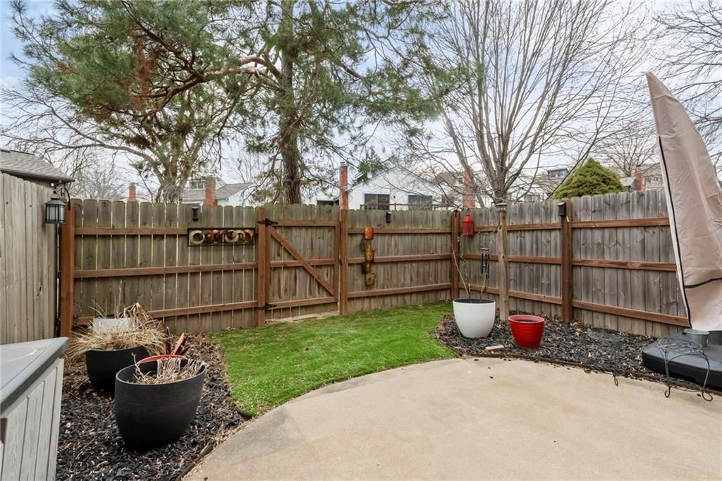 5313 NW 83rd Place — photo 36
