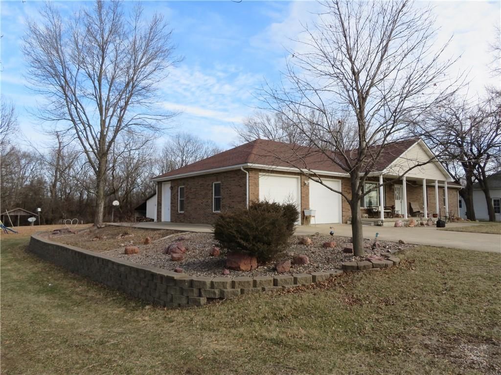 302 W Cynthia Street — photo 3
