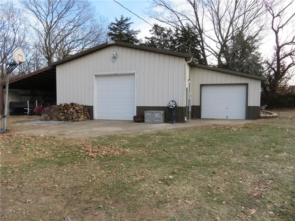 302 W Cynthia Street — photo 6