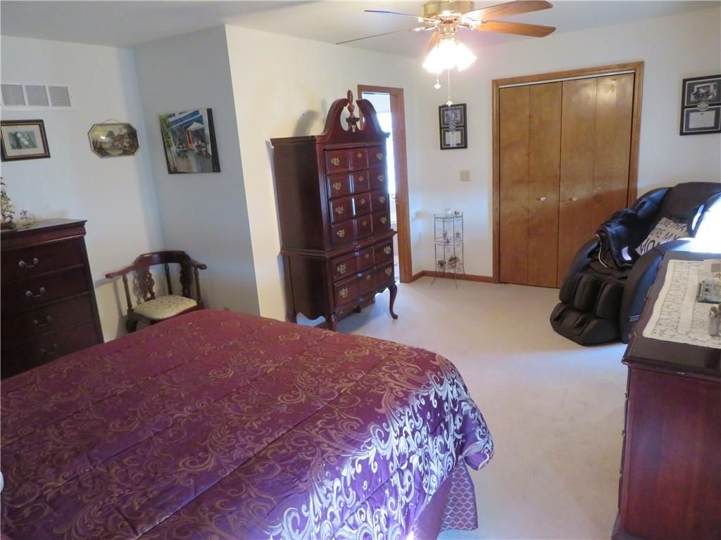 302 W Cynthia Street — photo 28