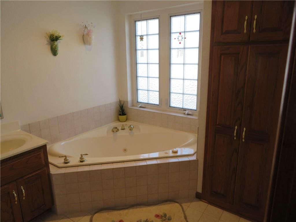 302 W Cynthia Street — photo 29