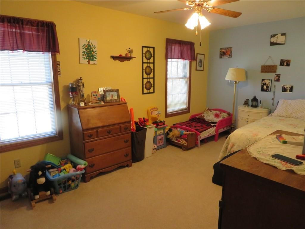 302 W Cynthia Street — photo 33