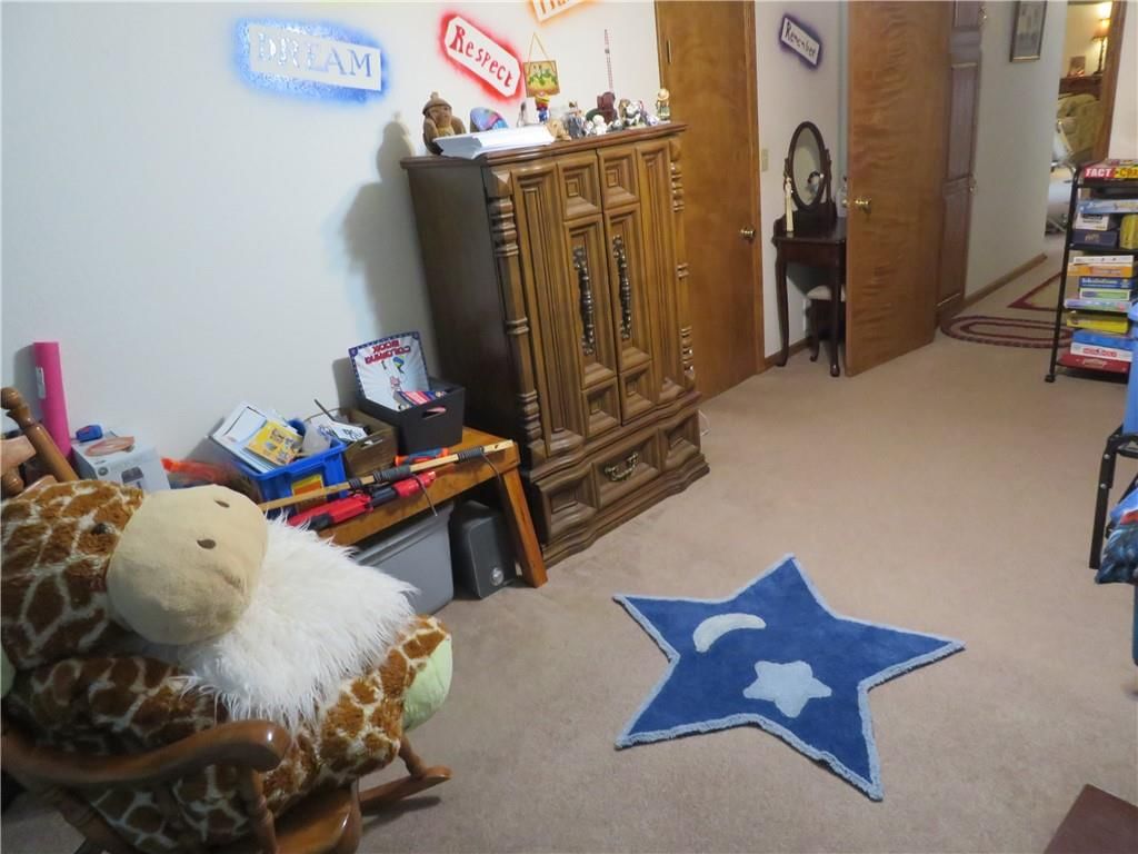 302 W Cynthia Street — photo 49