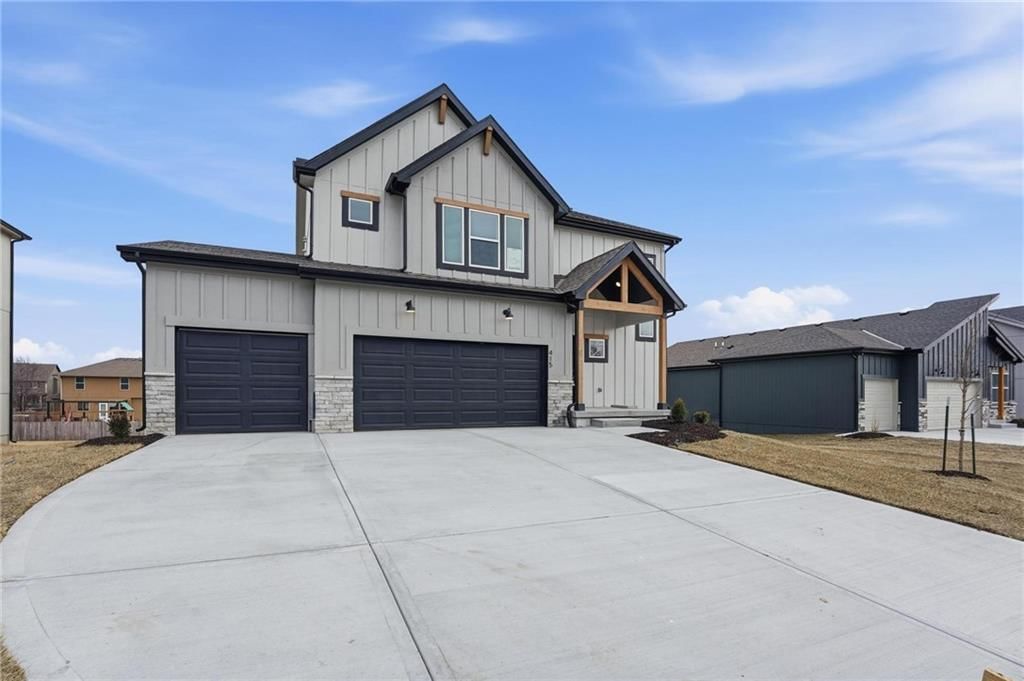 415 Woodview Drive — photo 2