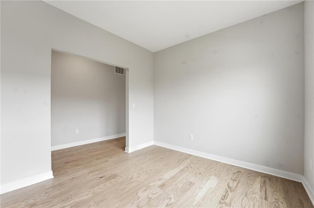 415 Woodview Drive — photo 6