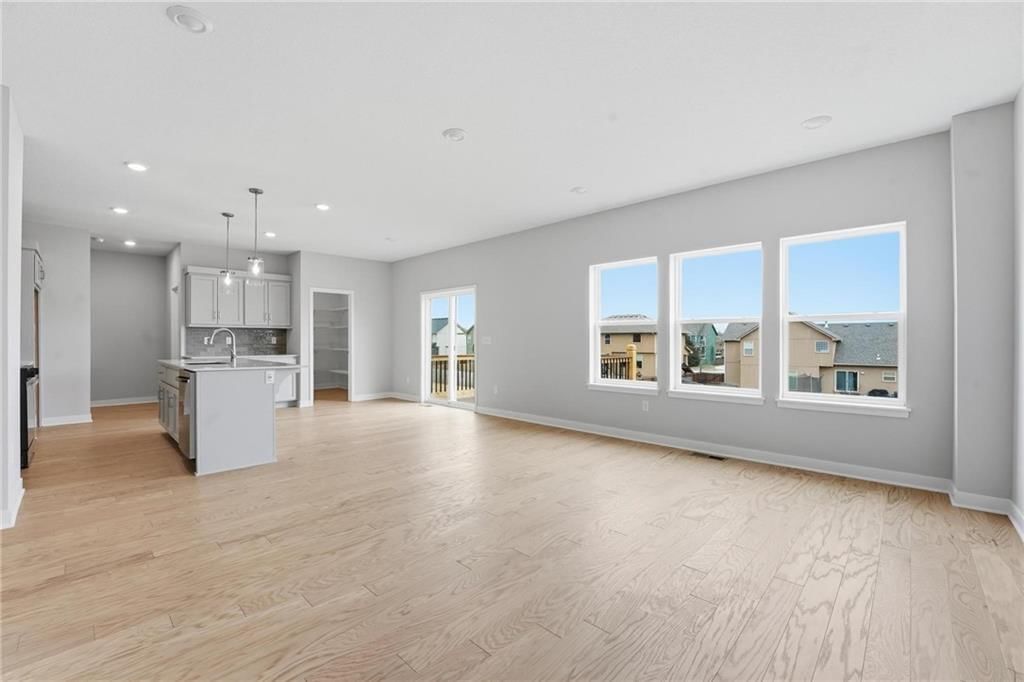415 Woodview Drive — photo 9