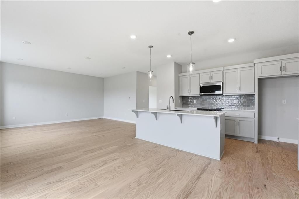 415 Woodview Drive — photo 10