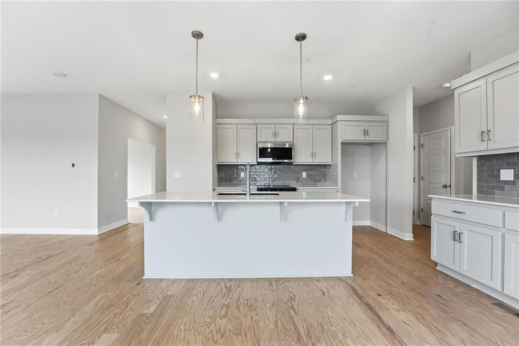 415 Woodview Drive — photo 11
