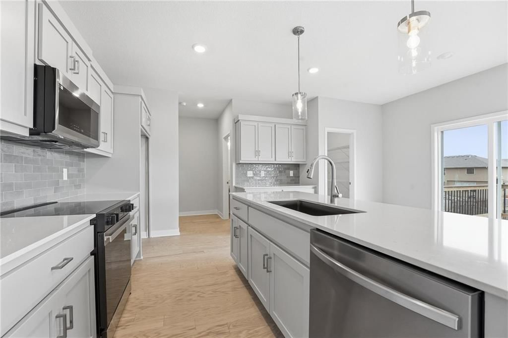 415 Woodview Drive — photo 12