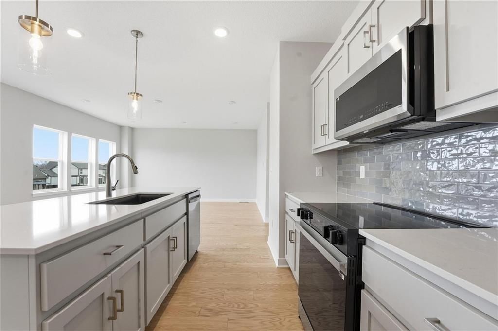 415 Woodview Drive — photo 13